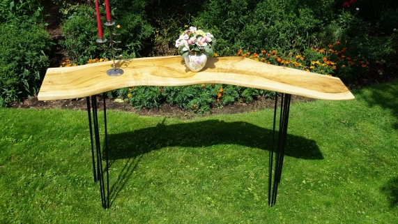 Stehtisch Gurkenmagnolie