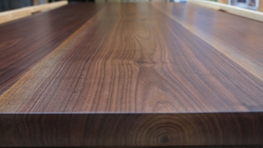 surface detail walnut