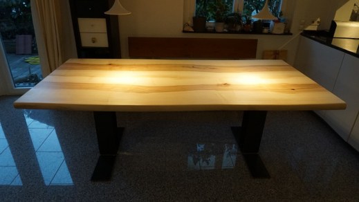 Ahorn Esstisch aus zwei Stücken