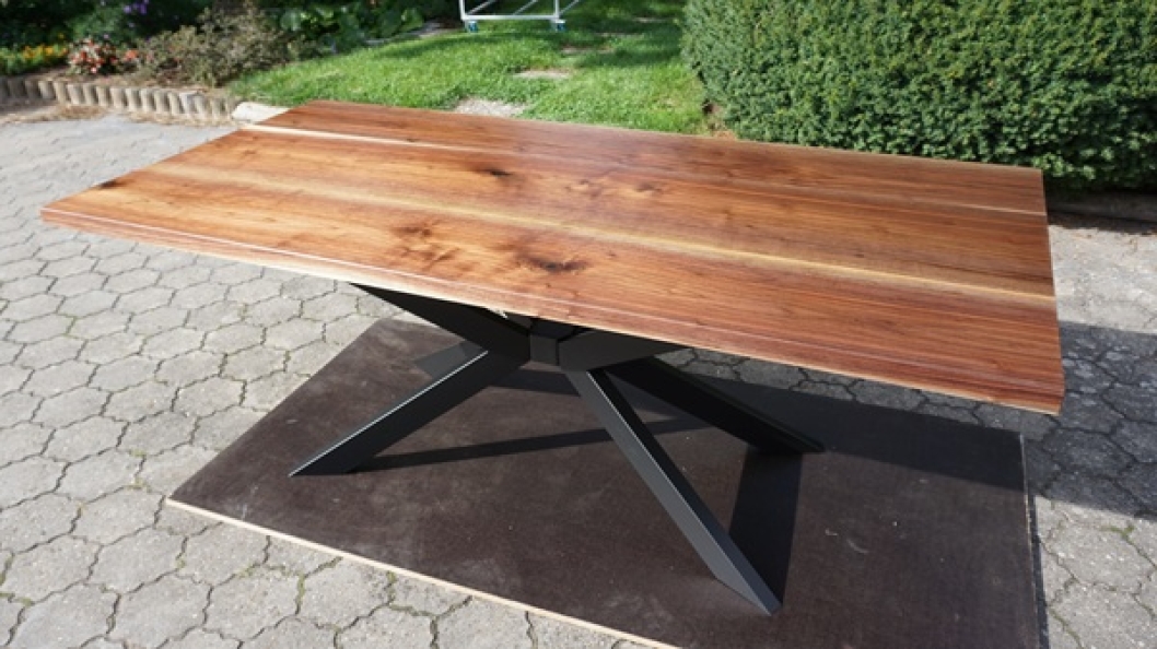 Walnut dining table unique from Patrick Herrmann Unique Tables & Lumberyard near Stuttgart-germany, handcrafted from one american walnut stem originally from Karlsruhe-germany