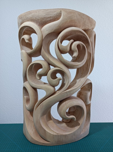 Tischuntergestell Holz handgeschnitzt