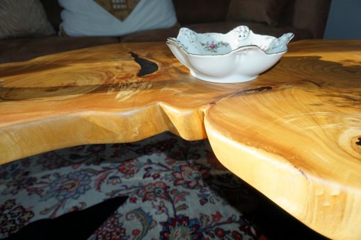 coffee table side detail