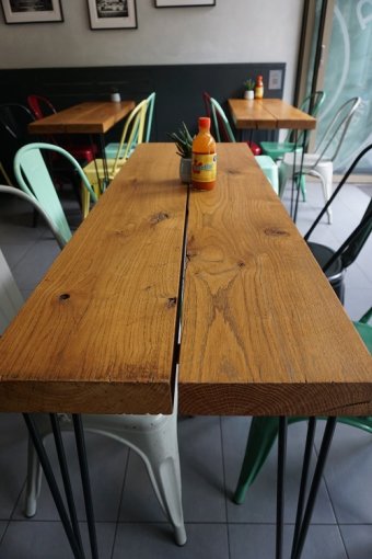 Frontsicht-Ei-Bistro-Tisch.JPG