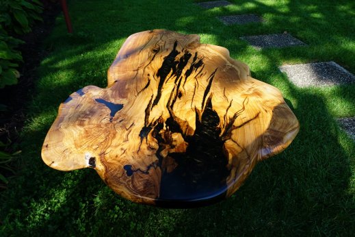 Couchtisch Unikat aus Olivenholz