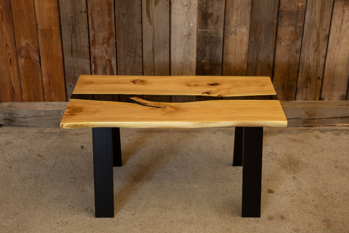 Robinien river table Couchtisch